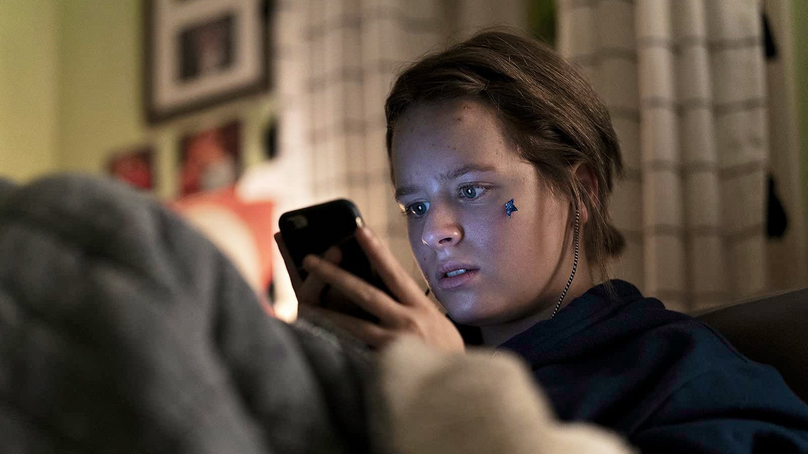 Modern Love 2021  [S02E05] - Am I ...? Maybe This Quiz Will Tell Me