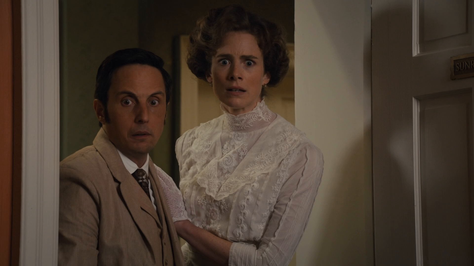 Murdoch Mysteries 2022  [S16E09] - Honeymoon in Hampshire