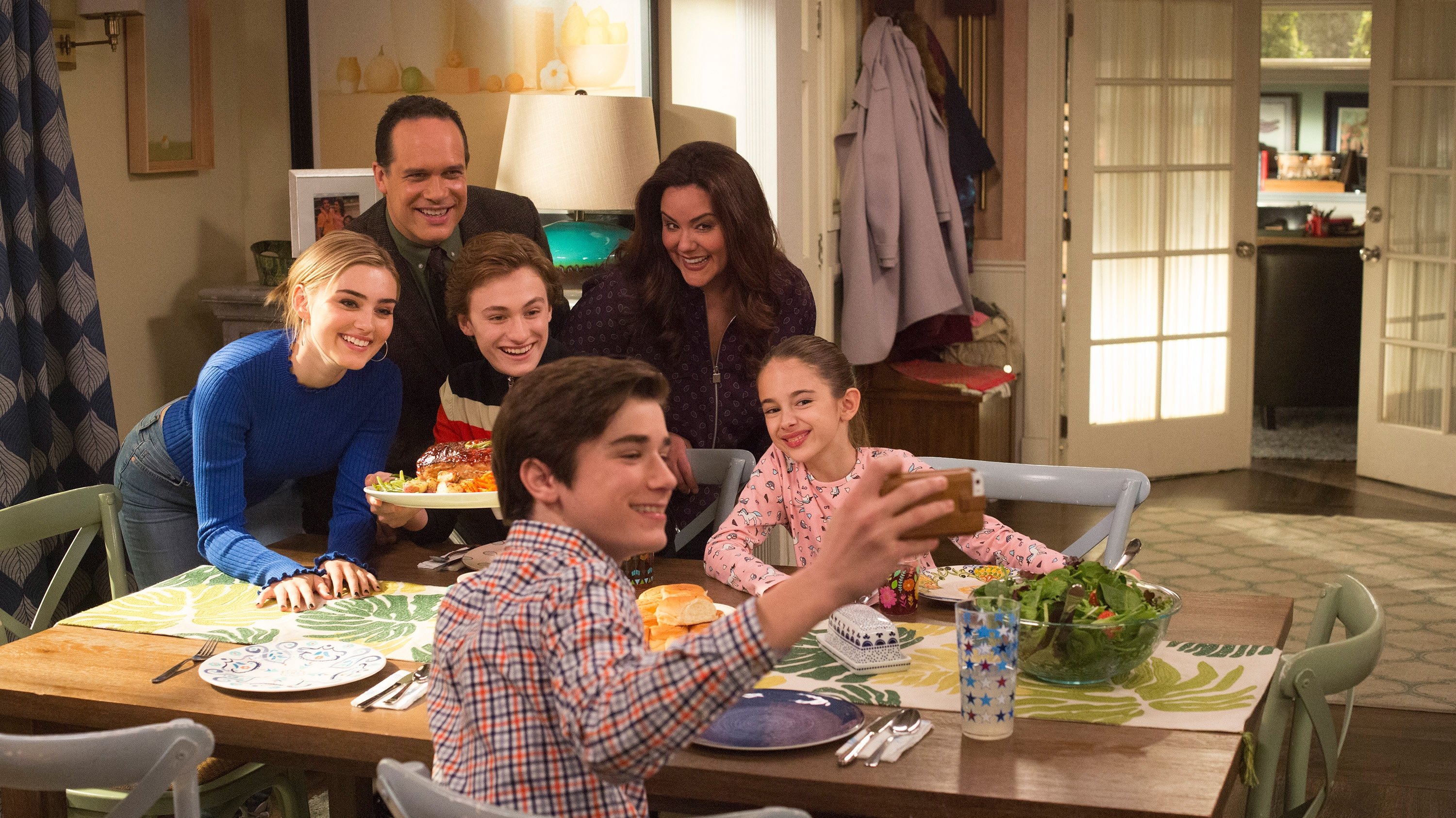 American Housewife 2018  [S03E16] - Insta-Friends