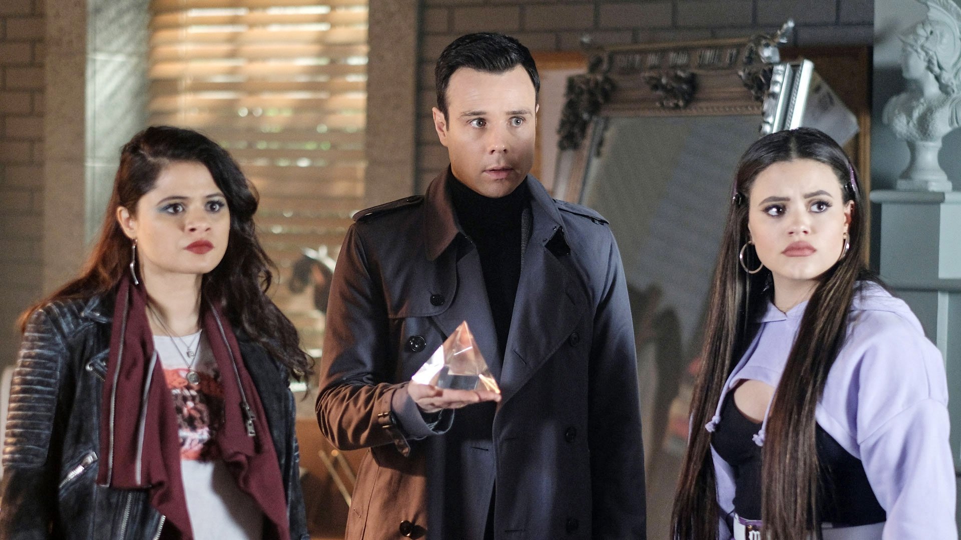 Charmed 2018  [S01E22] - The Source Awakens