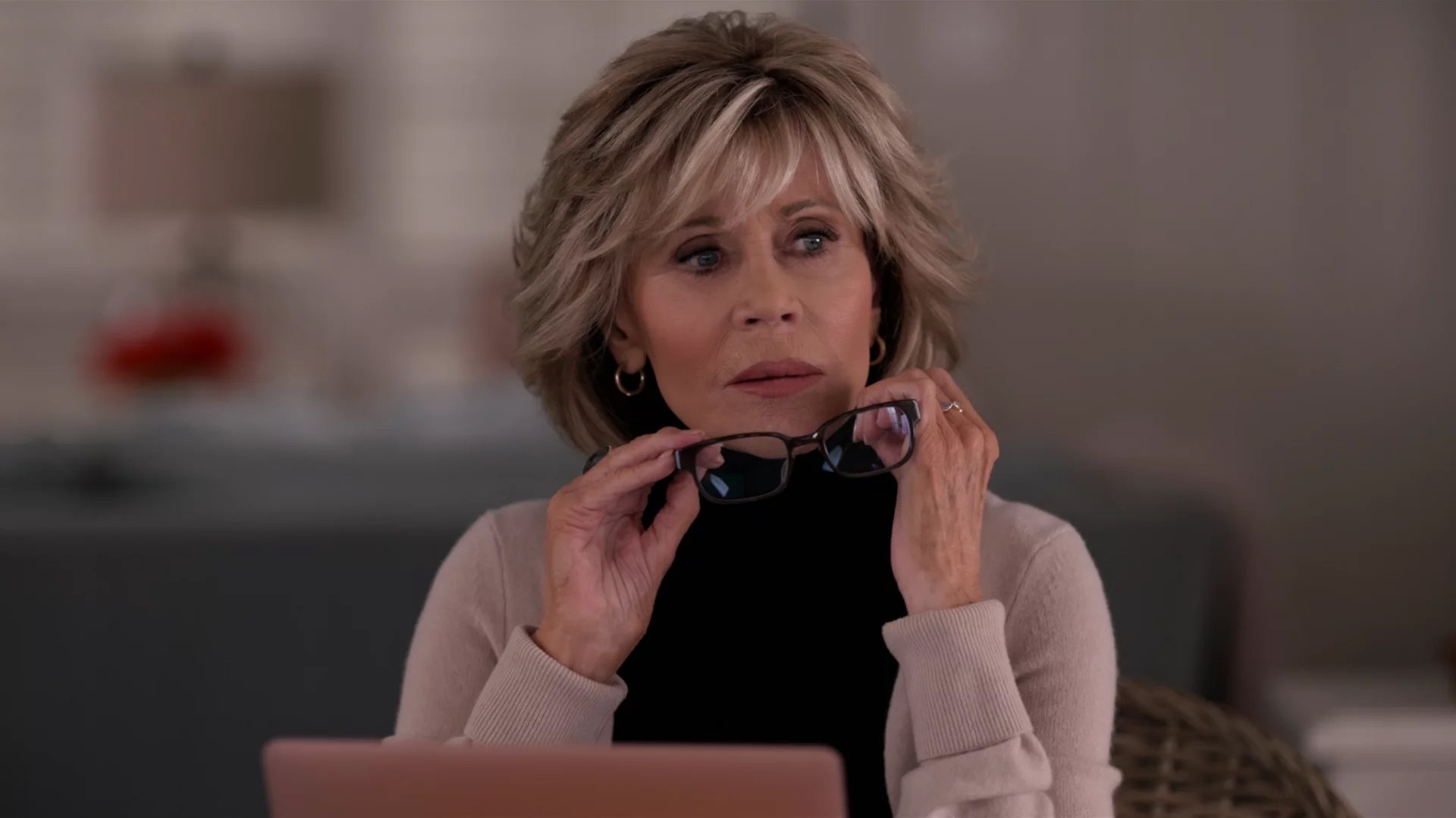 Grace and Frankie 2020  [S06E05] - The Confessions