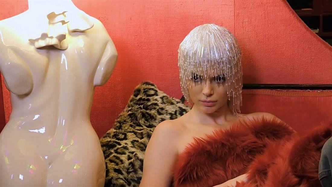 Keeping Up with the Kardashians 2018  [S15E08] - An American Model in Paris