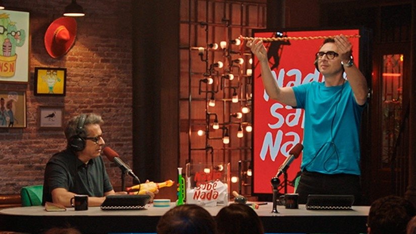 Nadie sabe nada 2022  [S01E01] - The Chickens Premiere Their New Coop