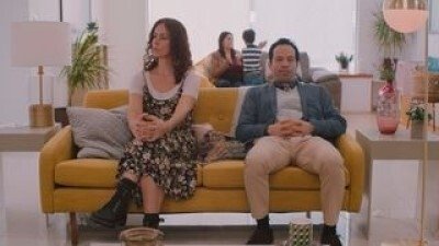 Love Spells 2021  [S01E04] - What If We Play Spin the Bottle? (¿Y si jugamos botella?)