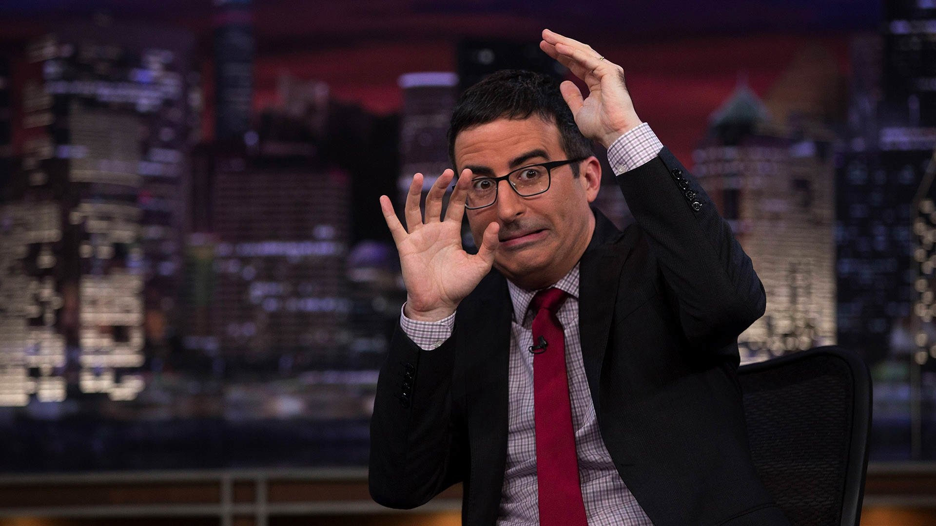 Last Week Tonight with John Oliver 2014  [S01E15] - Shooting of Michael Brown and Police Militarizat