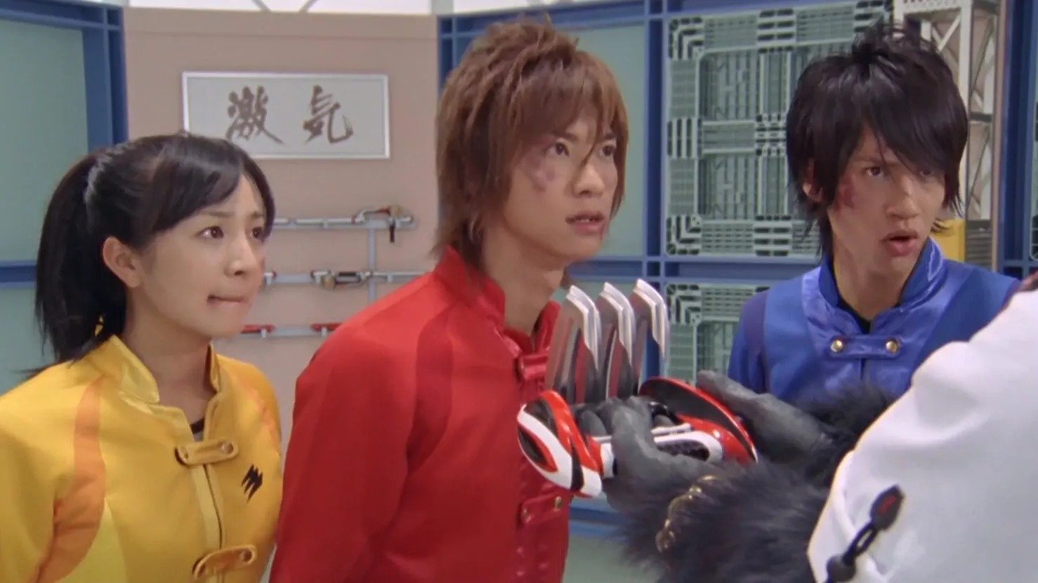 Juken Sentai Gekiranger 2007  [S01E20] - Gicho-Gicho! Triangle Opposition Match