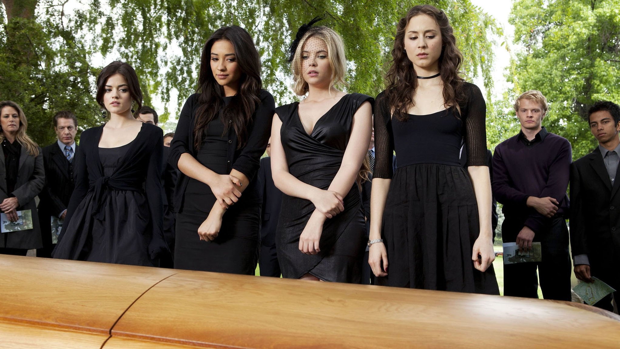 Pretty Little Liars 2011  [S02E05] - The Devil You Know