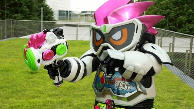 Kamen Rider Ex-Aid 2016  [S01E01] - I'm A Kamen Rider!