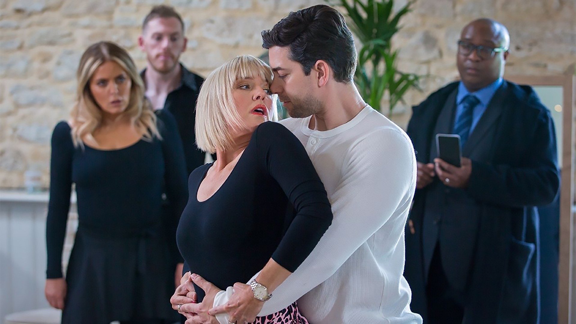 Agatha Raisin 2019  [S03E02] - Agatha Raisin & the Deadly Dance (Part 1)