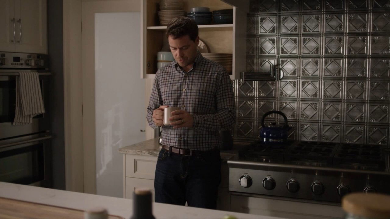 You Me Her 2017  [S02E09] - Silver Linings and Vodka