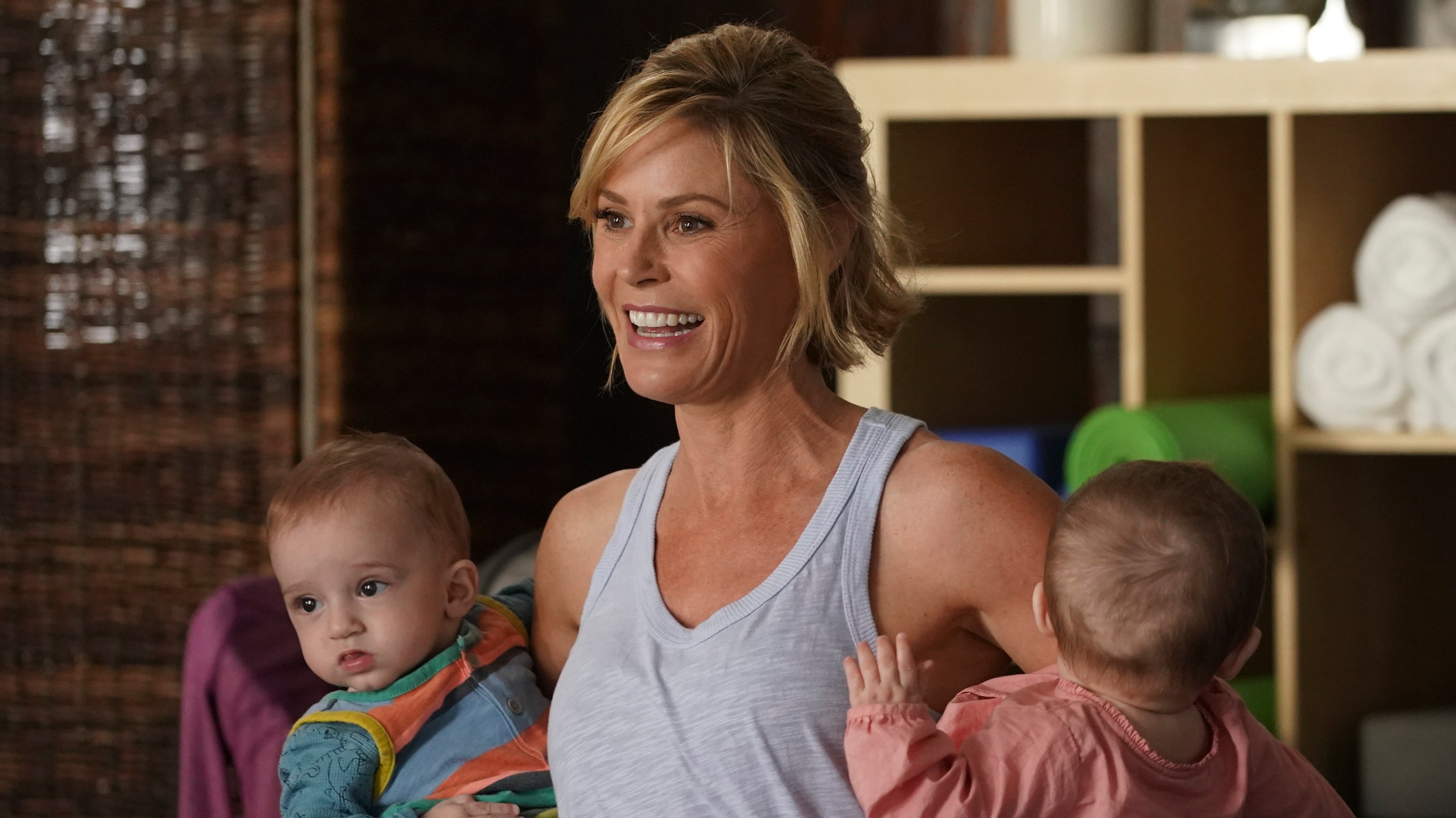 Modern Family 2019  [S11E03] - Perfect Pairs
