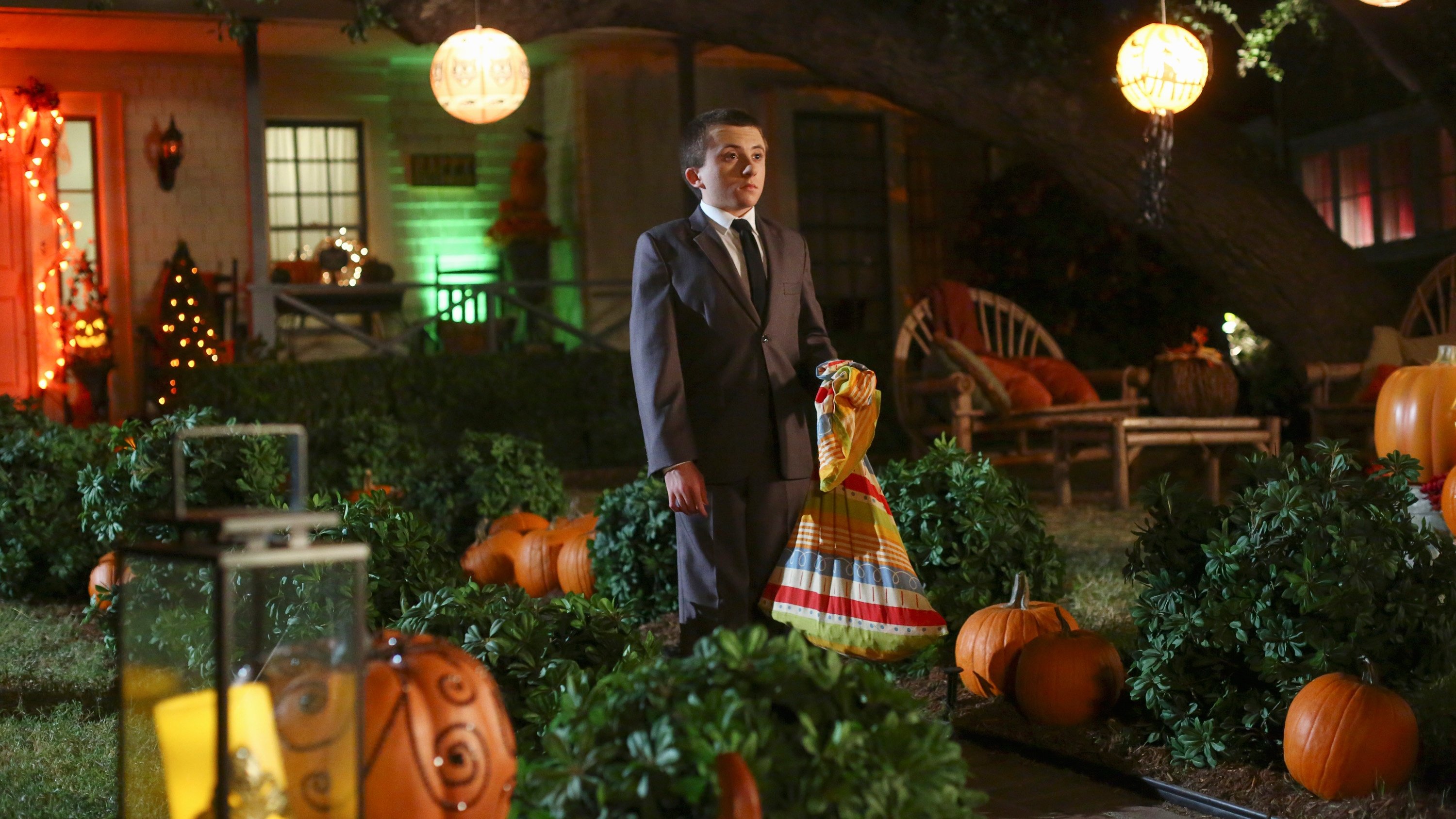 The Middle 2015  [S07E06] - Halloween VI: Tick Tock Death