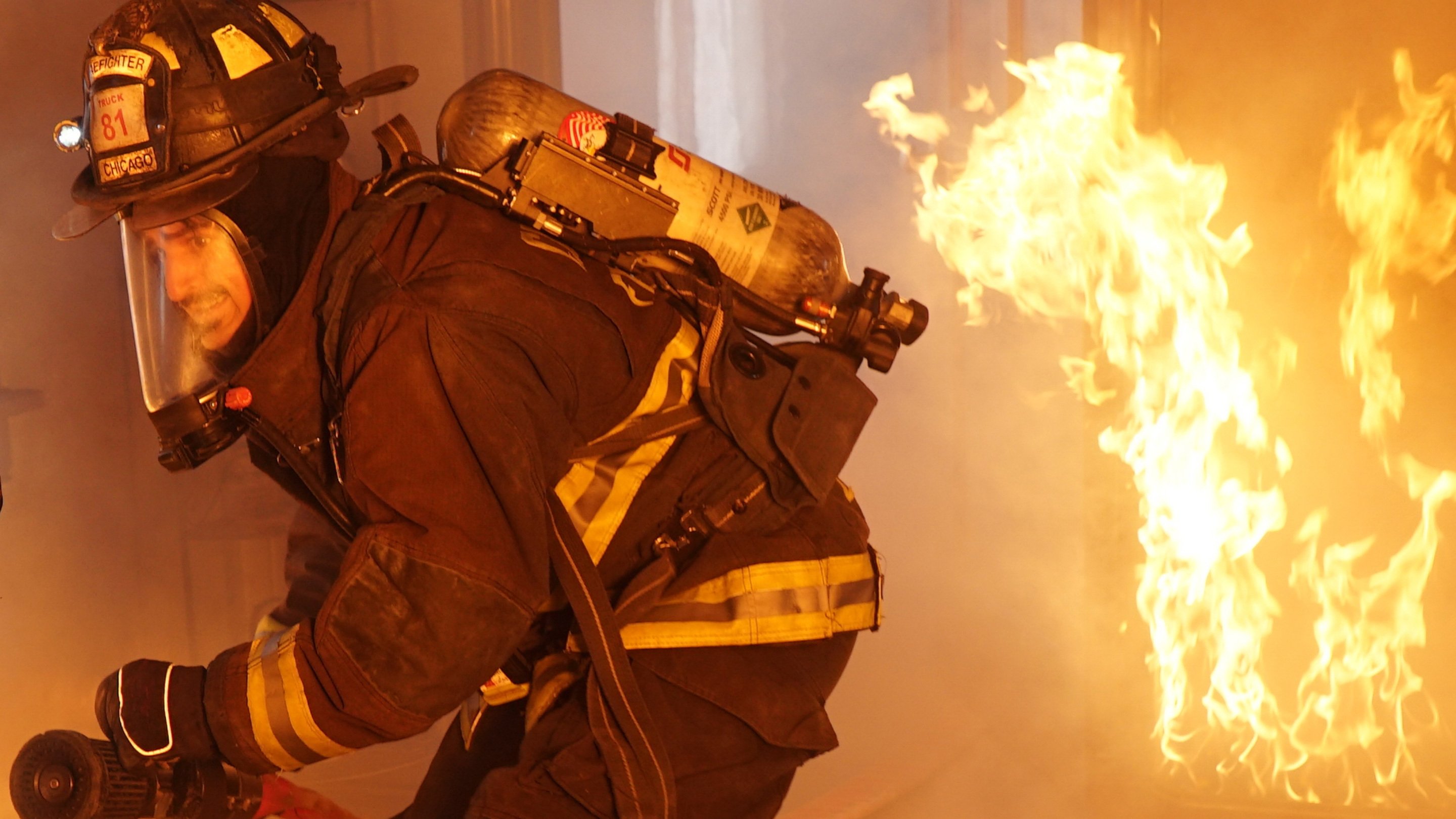 Chicago Fire 2014  [S03E15] - Headlong Toward Disaster