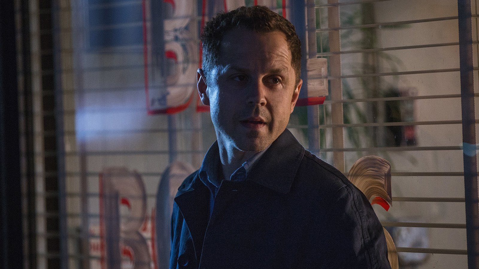 Sneaky Pete 2015  [S01E03] - Mr. Success