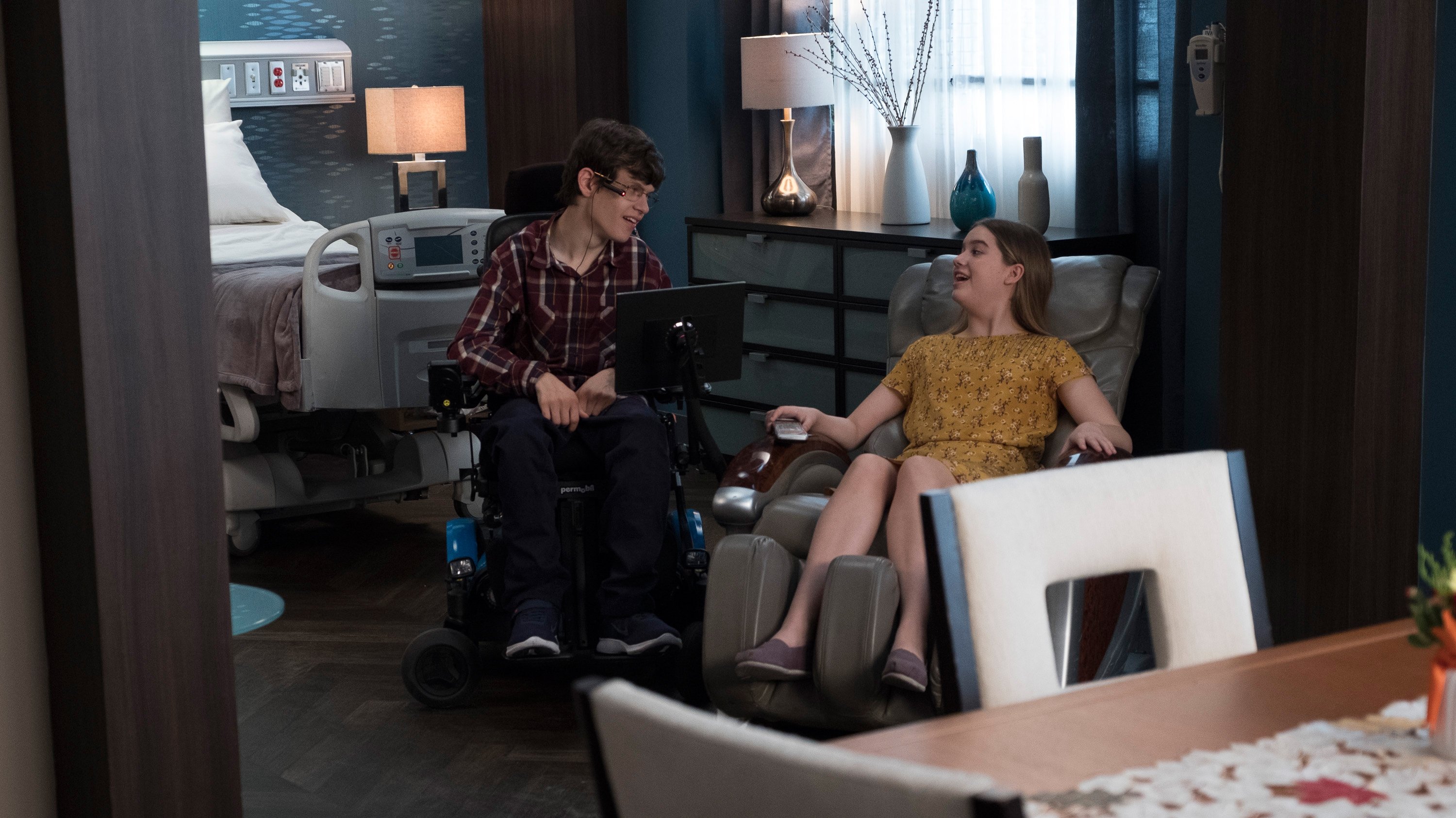 Speechless 2018  [S03E06] - C-E– CELEBRITY S-U– SUITE