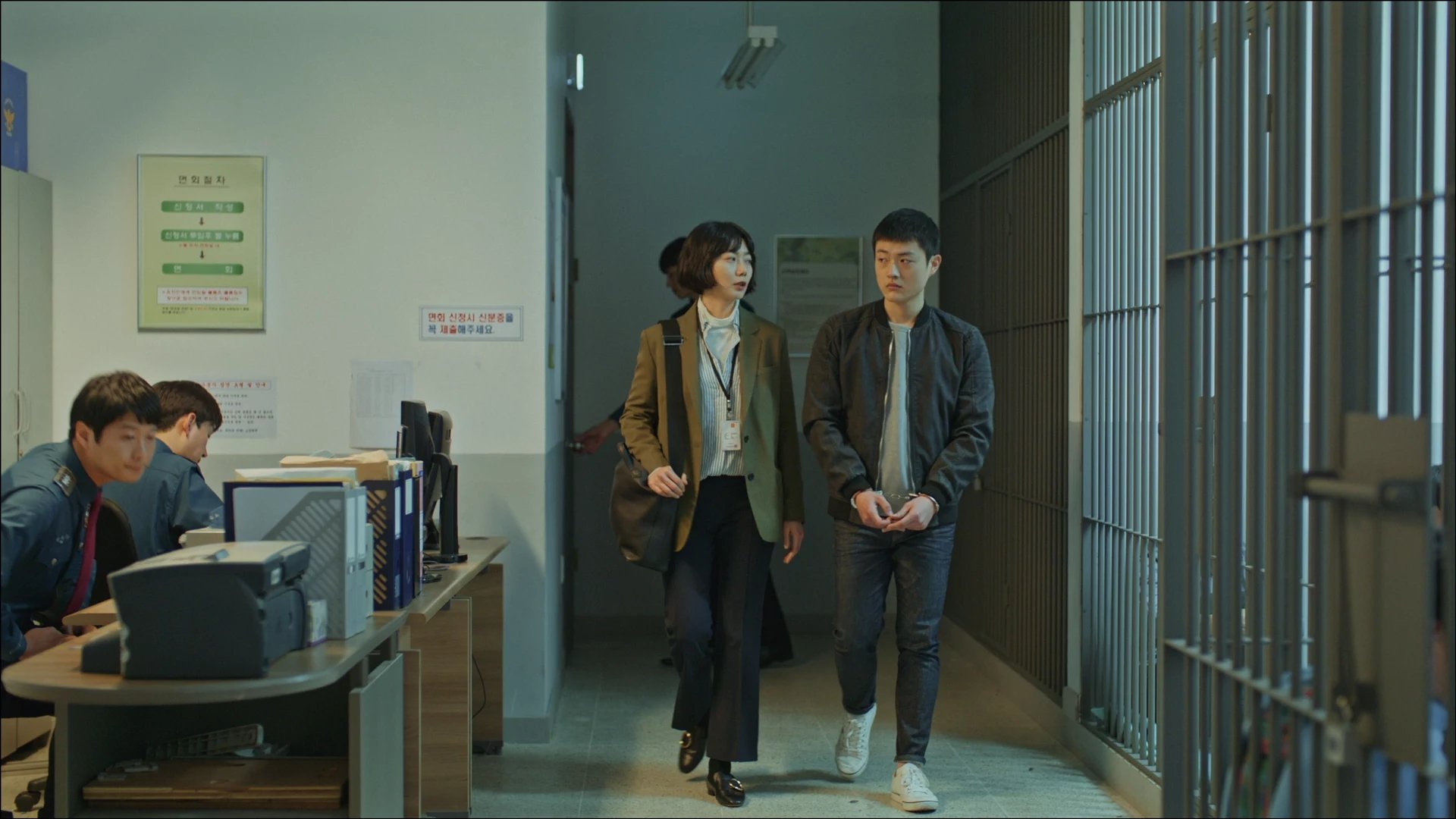 Stranger 2017  [S01E08] - Western Seoul Prosecutors' Office