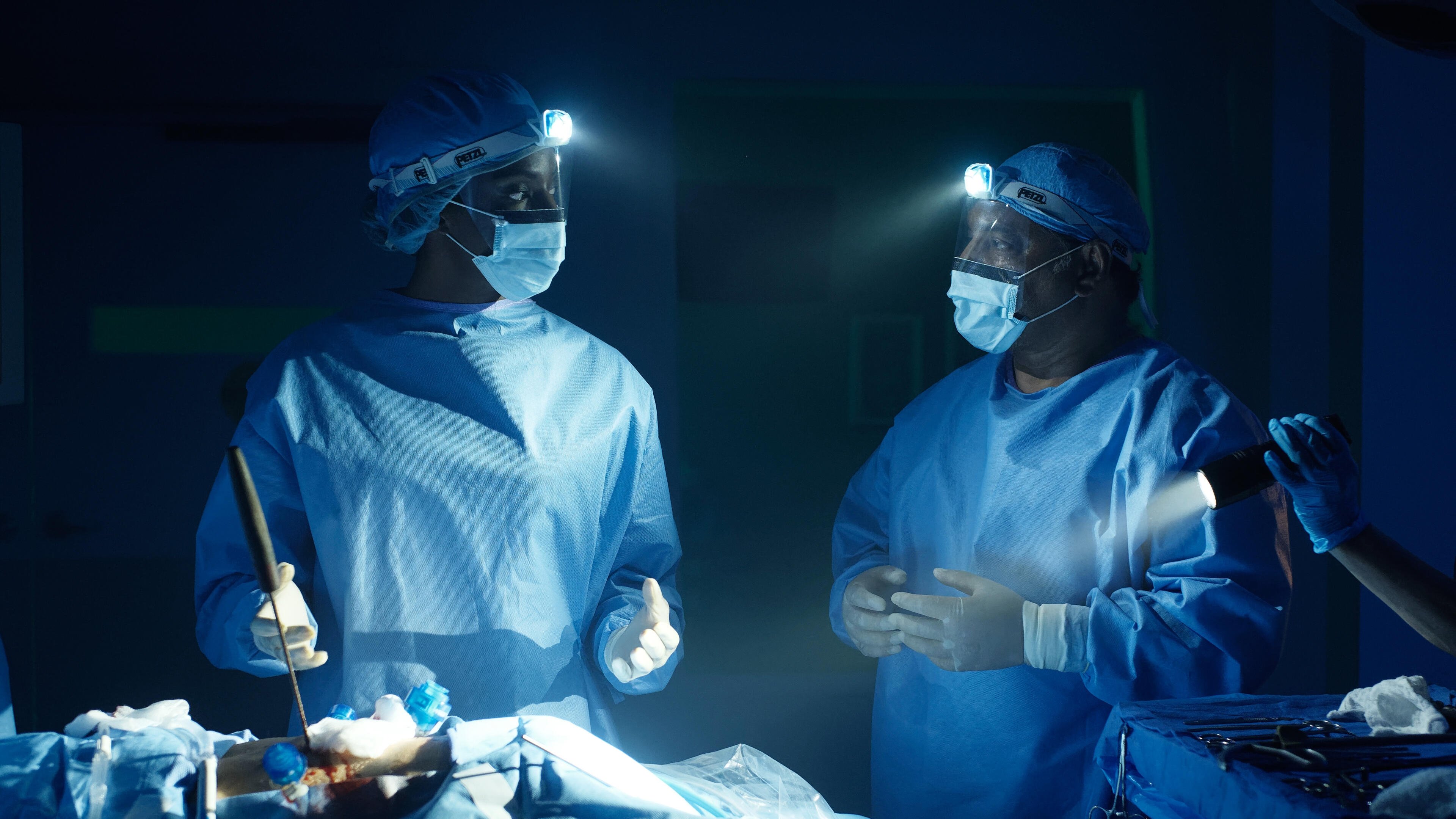 Transplant 2022  [S02E10] - Shadows