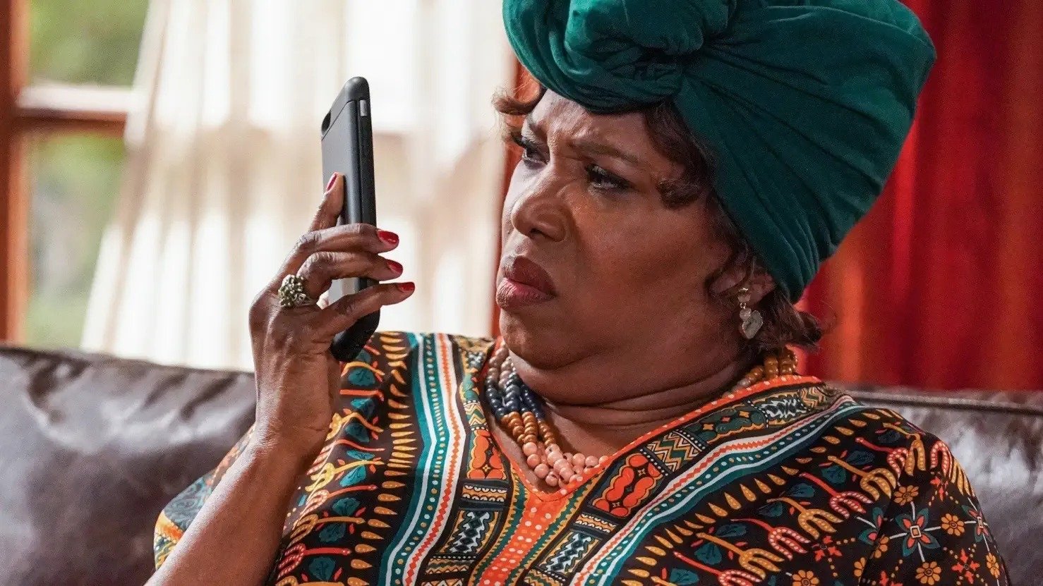 Bob Hearts Abishola 2021  [S03E17] - Inappropriate Nakedness