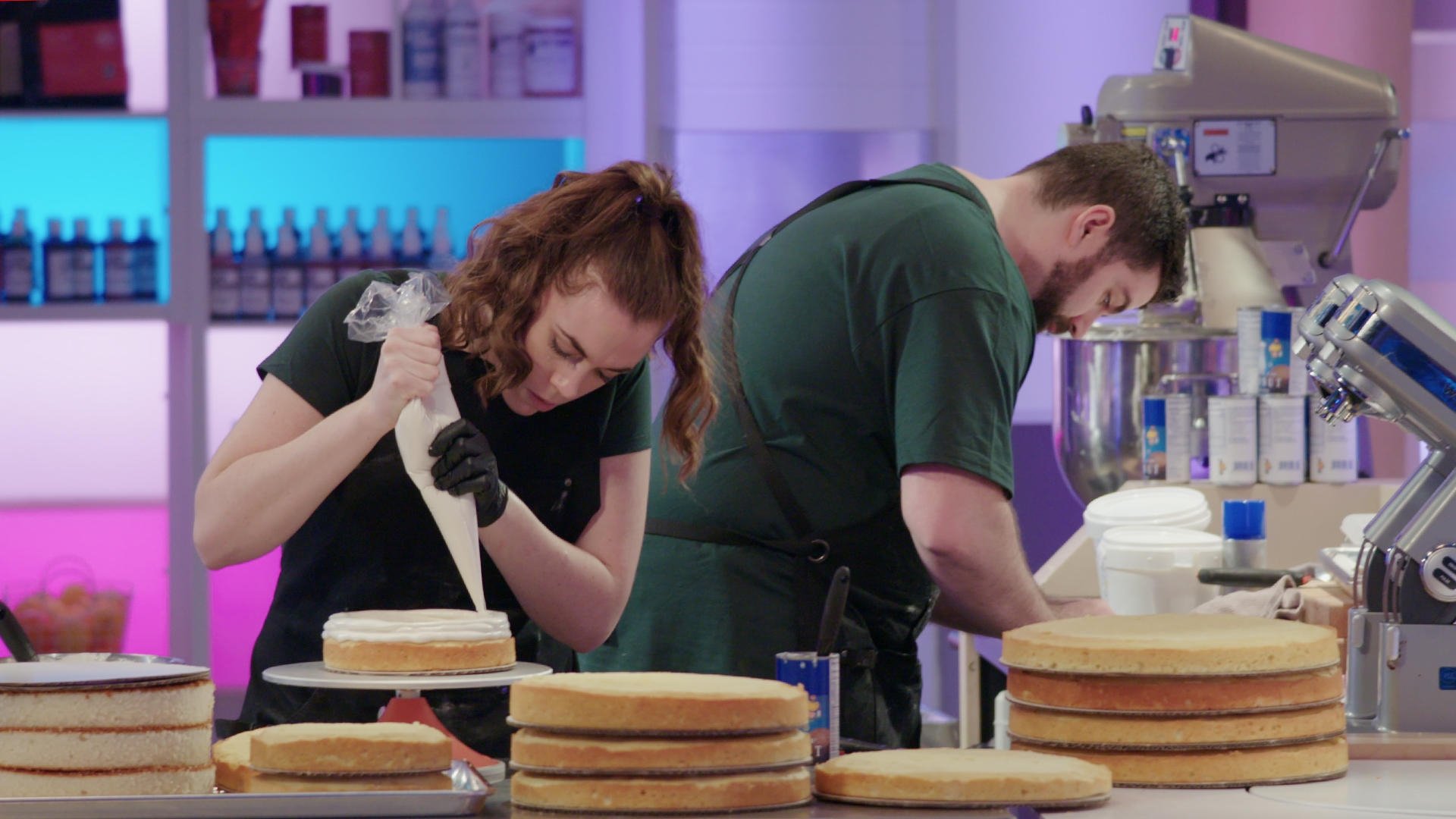 Sugar Rush 2019  [S02E03] - Family That Bakes Together