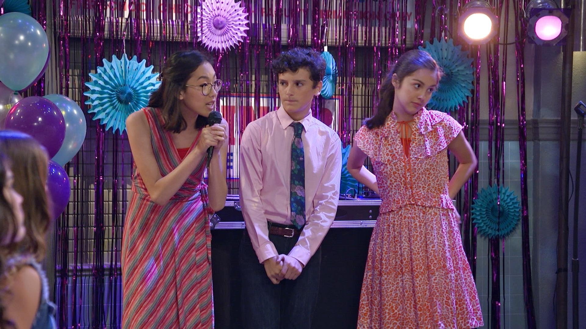Bizaardvark 2018  [S03E16] - Bizaardvark Changes Lives