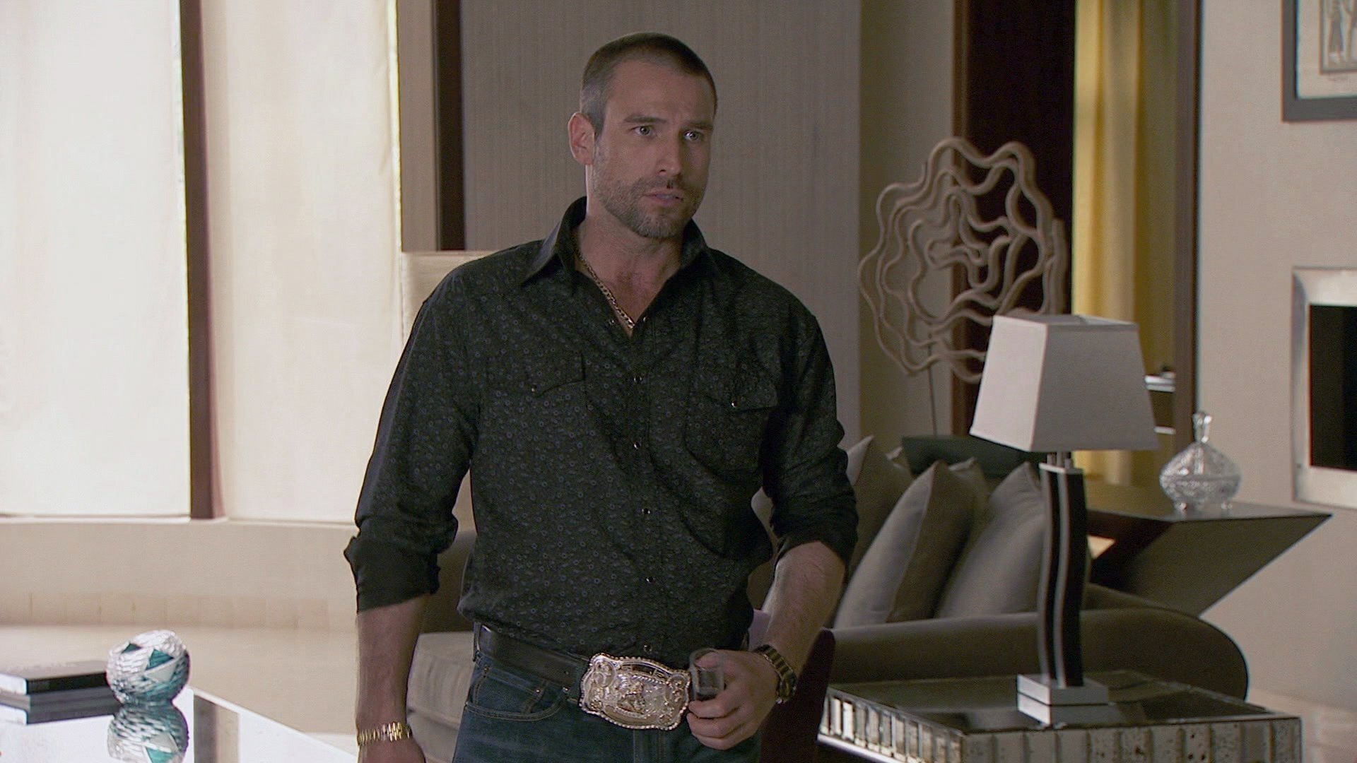 El Señor de los Cielos 2015  [S03E76] - Episode 76