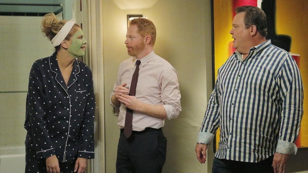 Modern Family 2014  [S06E09] - Strangers in the Night