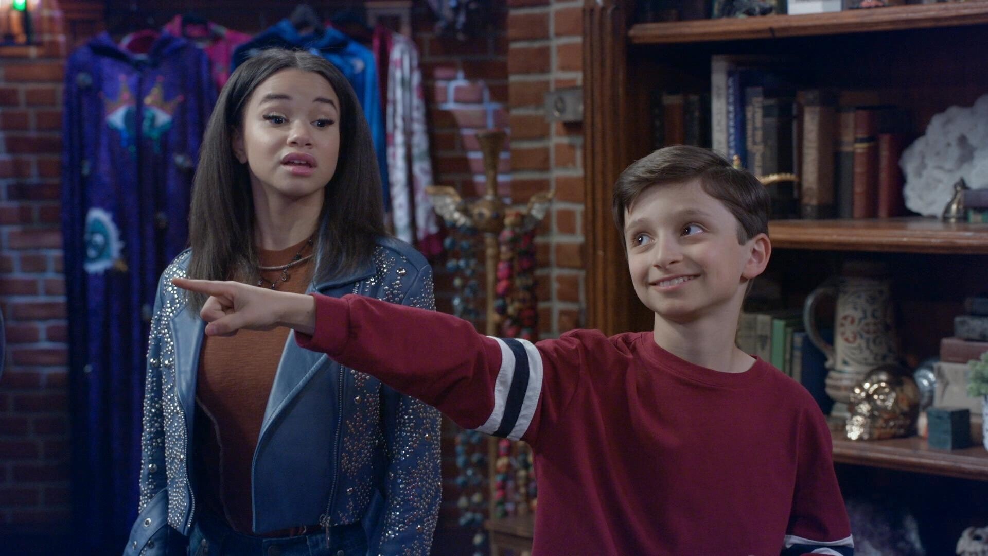 Wizards Beyond Waverly Place 2024  [S01E18] - Hit Me with Your Best Bot