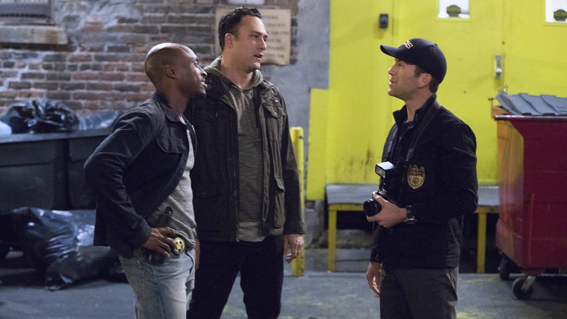 NCIS: New Orleans 2016  [S03E20] - NOLA Confidential