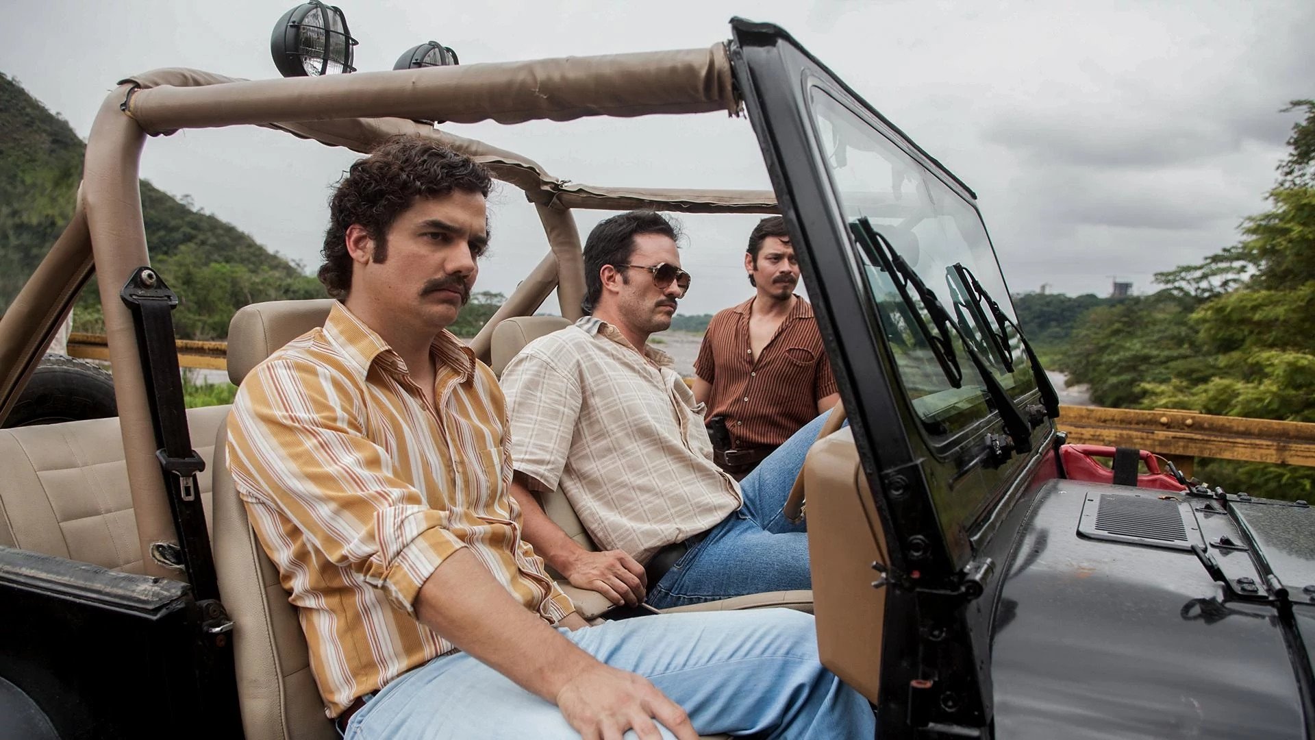 Narcos 2015  [S01E01] - Descenso