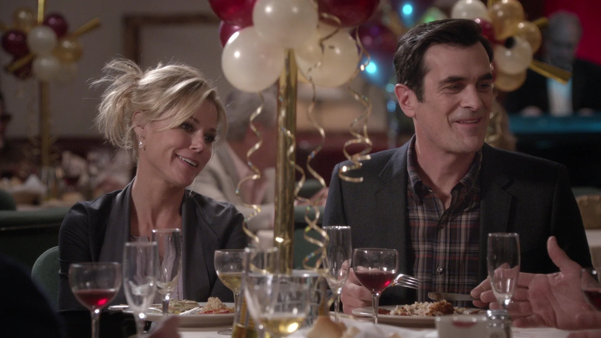 Modern Family 2012  [S04E11] - New Year's Eve