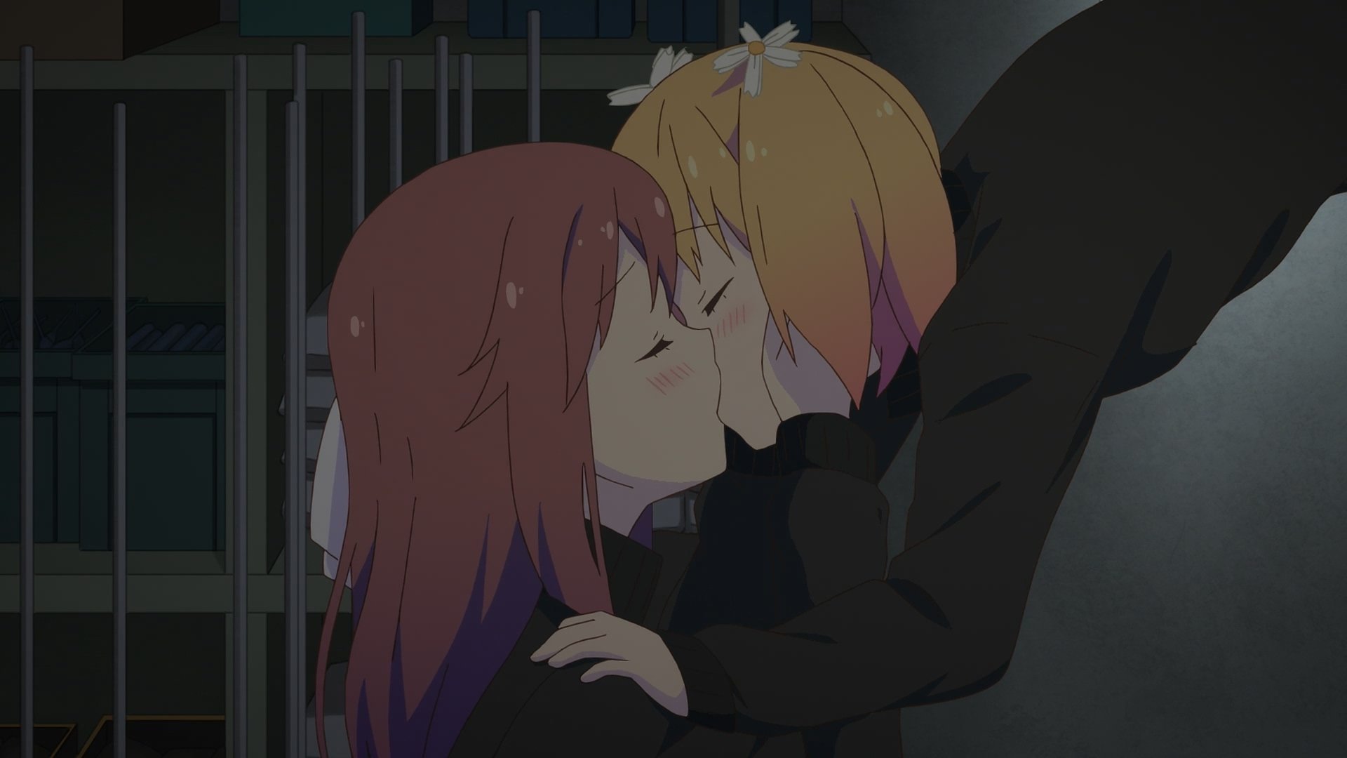 Sakura Trick 2014  [S01E10] - Memories and Surprises of a Snowy Day / A Promise in the Gym Storage