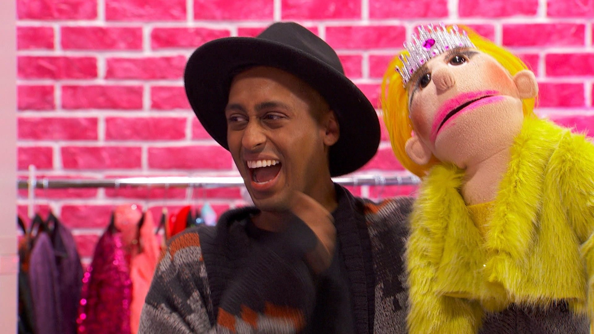 Canada's Drag Race 2020  [S01E08] - Welcome to the Family