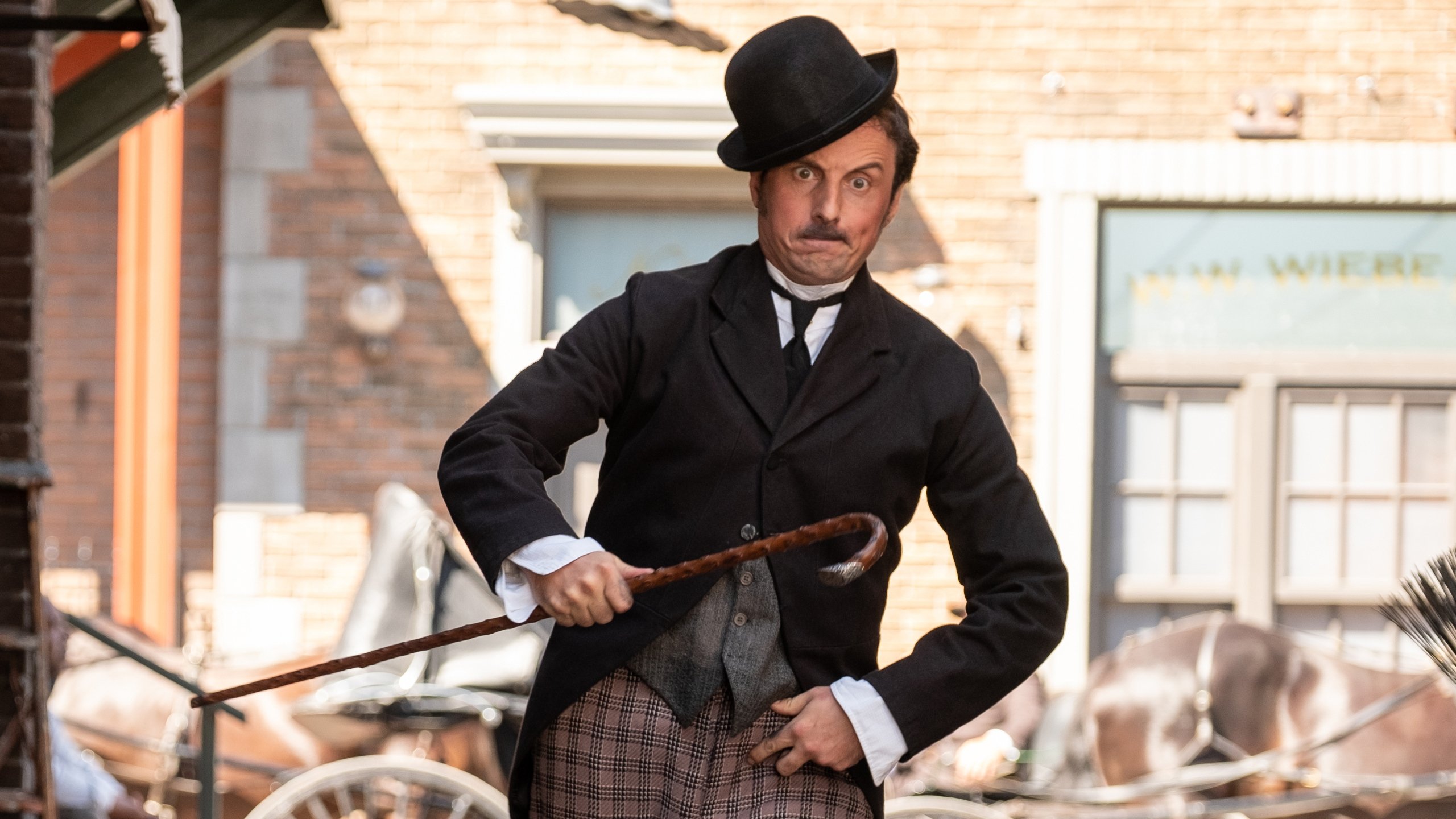 Murdoch Mysteries 2021  [S14E01] - Murdoch and the Tramp