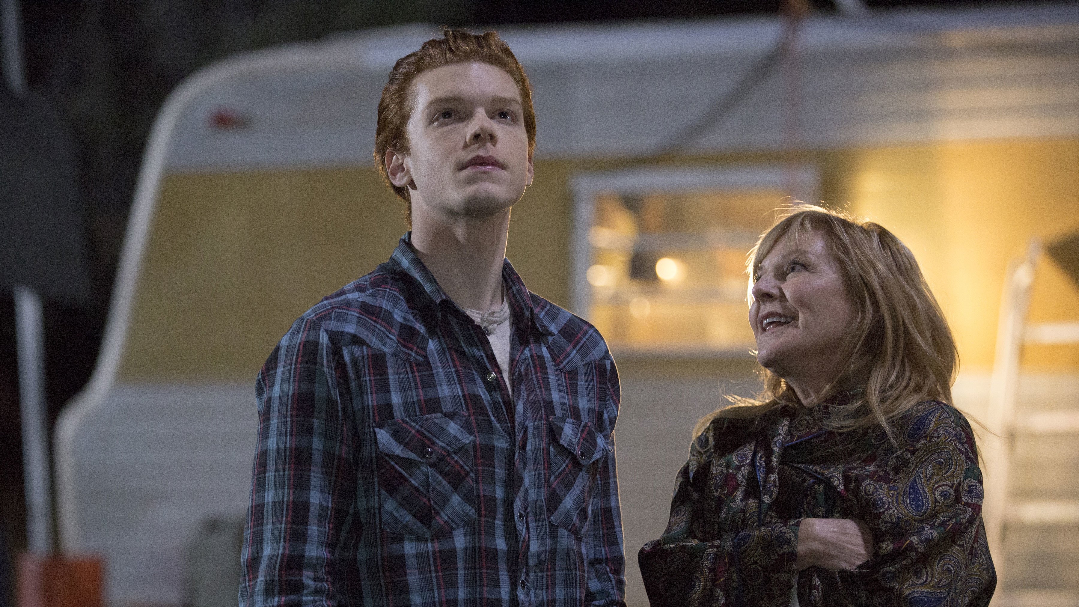 Shameless 2015  [S05E12] - Love Songs (in the Key of Gallagher)