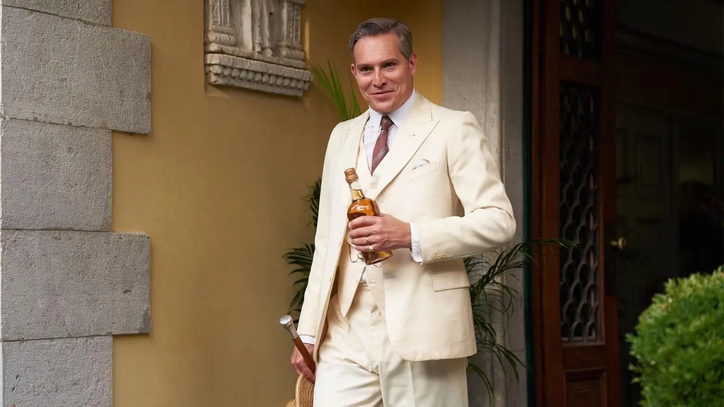 Hotel Portofino 2023  [S02E03] - Comings Together