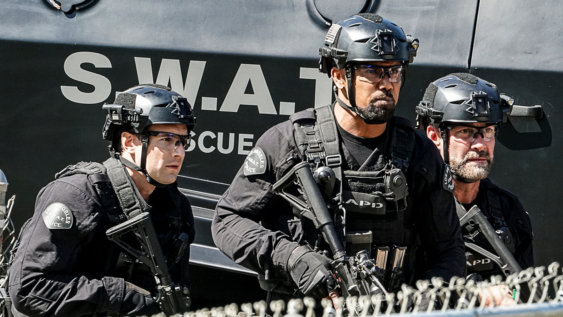 S.W.A.T. 2020  [S04E15] - Local Heroes