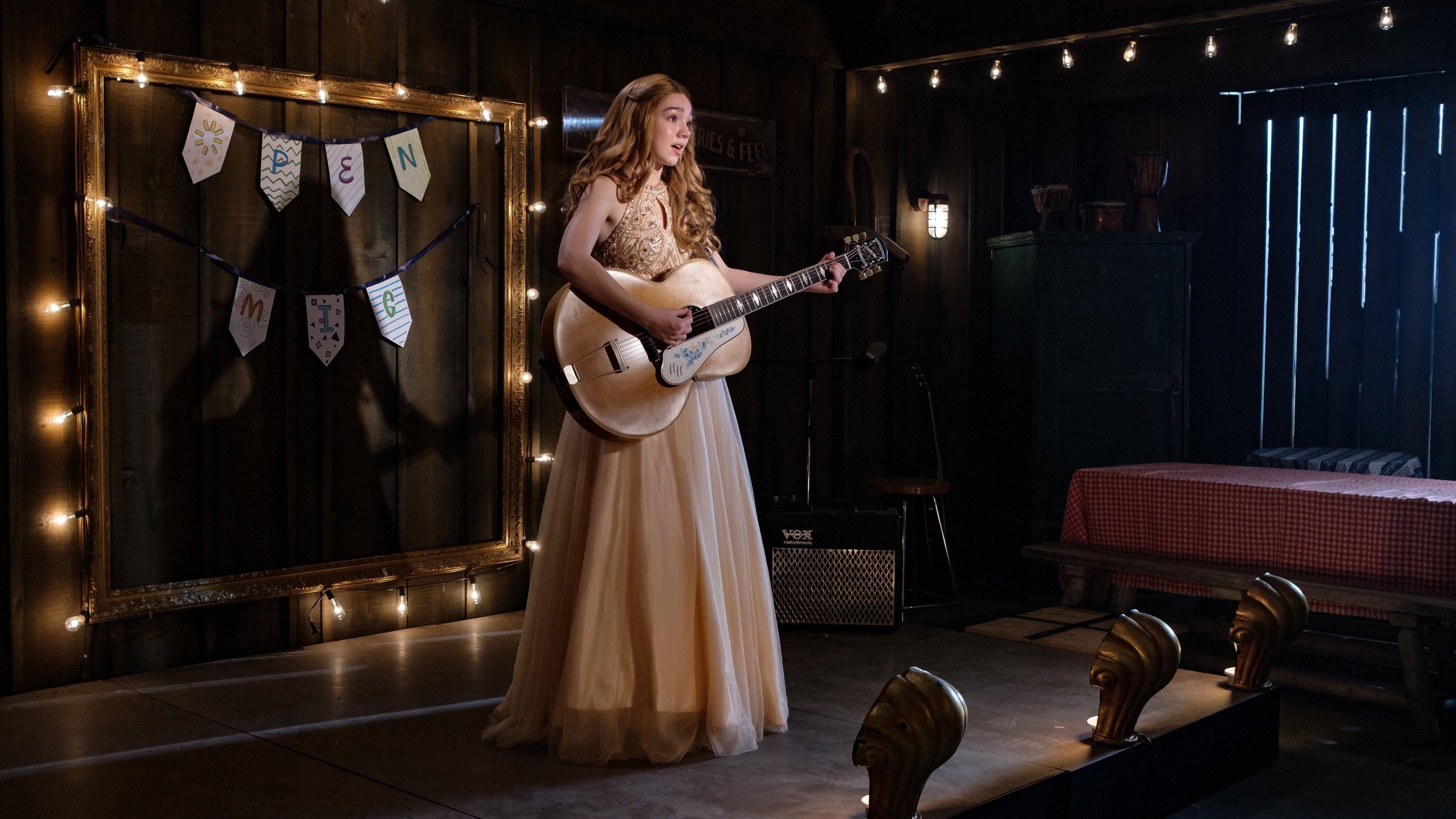 Holly Hobbie 2019  [S02E01] - A Whole New Holly
