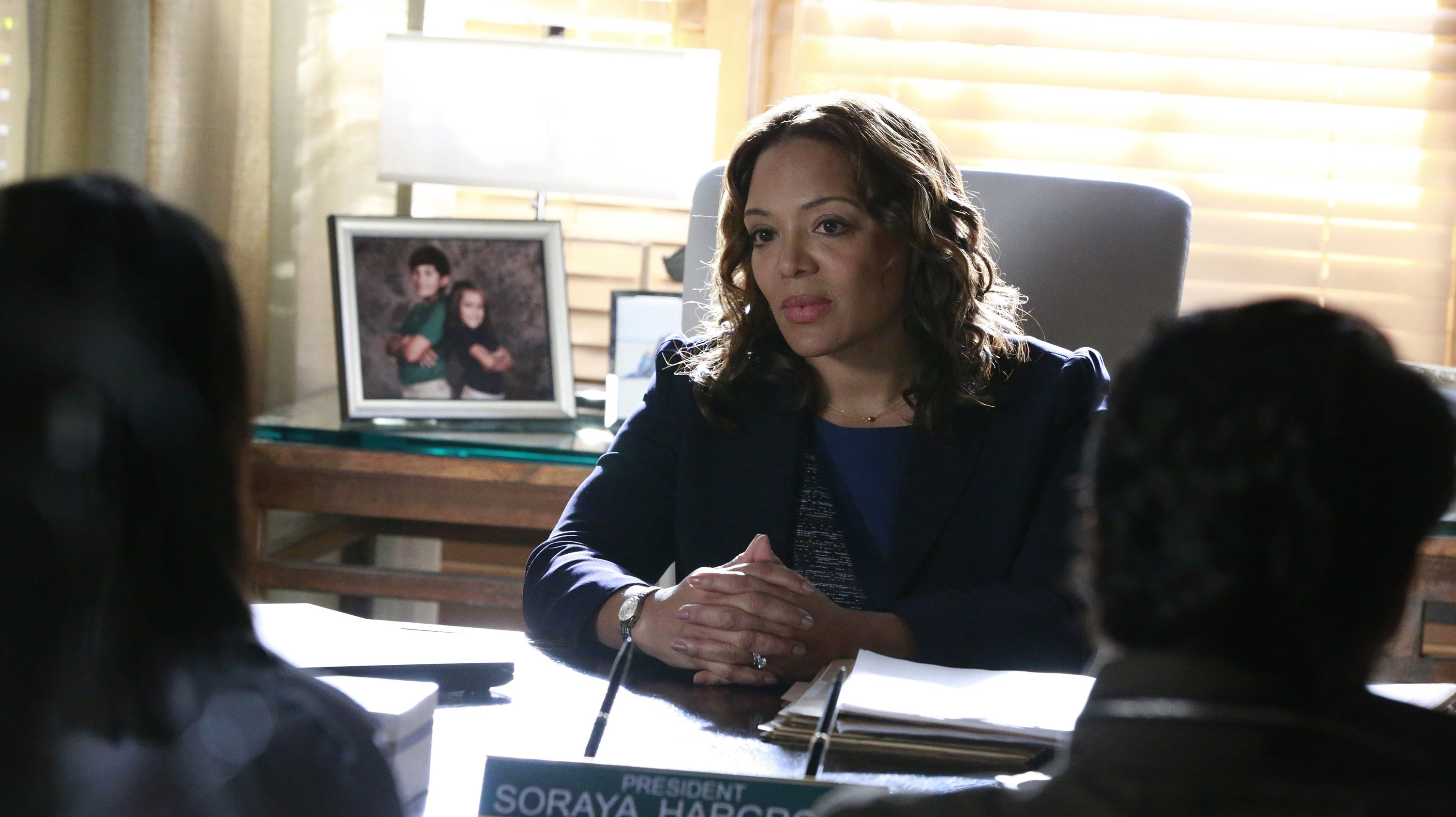 How to Get Away with Murder 2016  [S03E11] - Not Everything's About Annalise