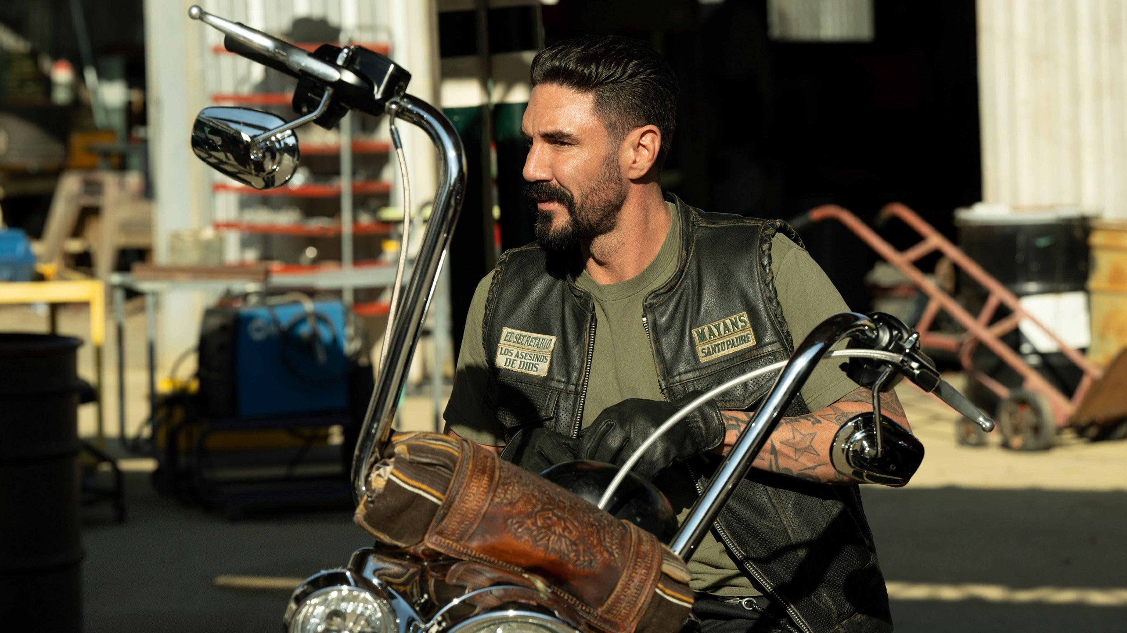 Mayans M.C. 2023  [S05E01] - I Hear the Train A-Comin