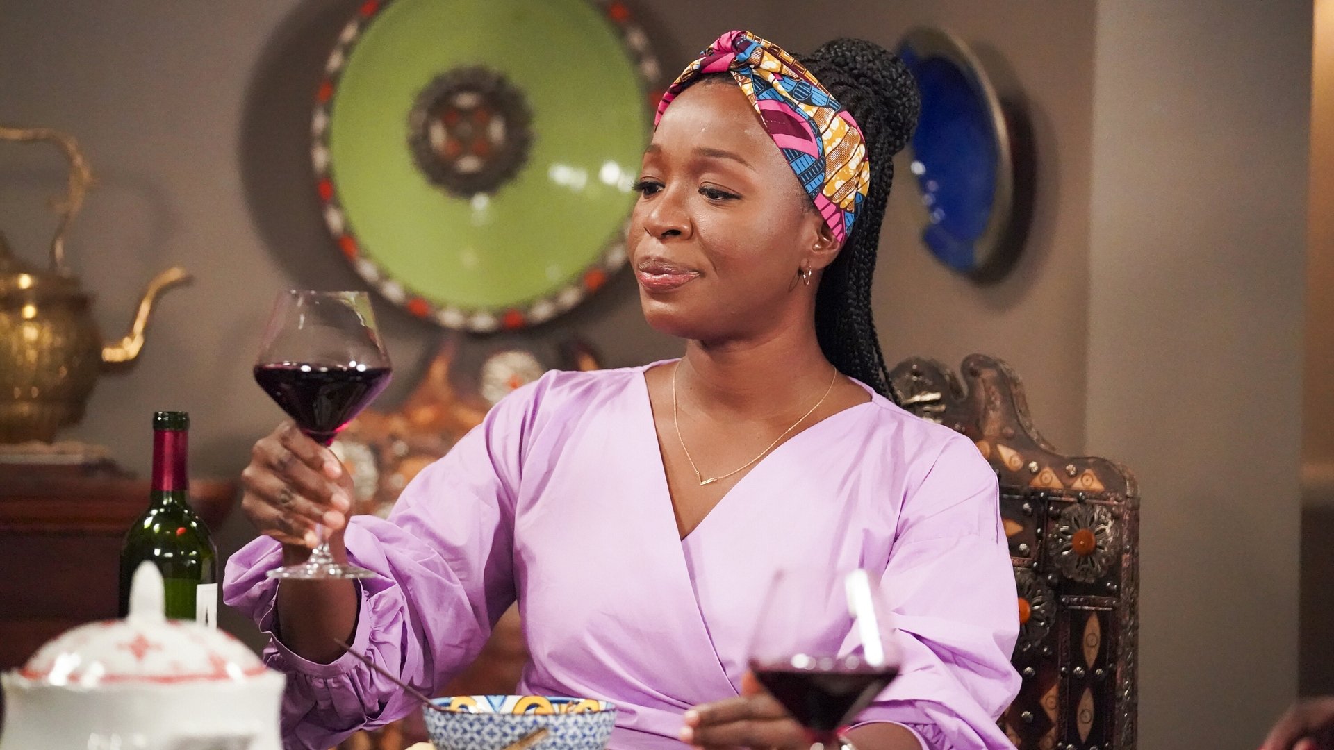 Bob Hearts Abishola 2022  [S04E18] - A Hundred CCs of Handsome