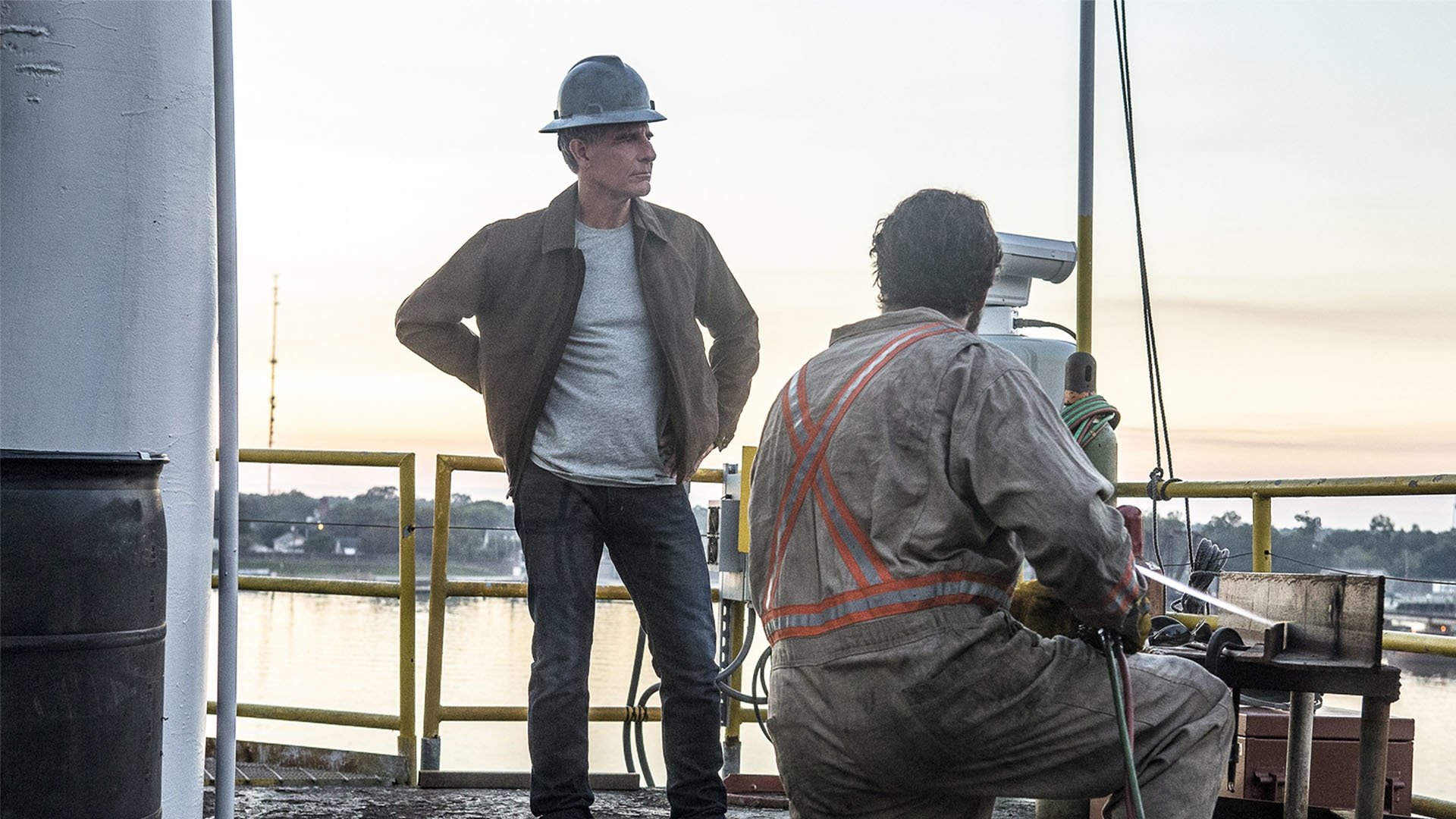 NCIS: New Orleans 2016  [S03E12] - Hell on the High Water