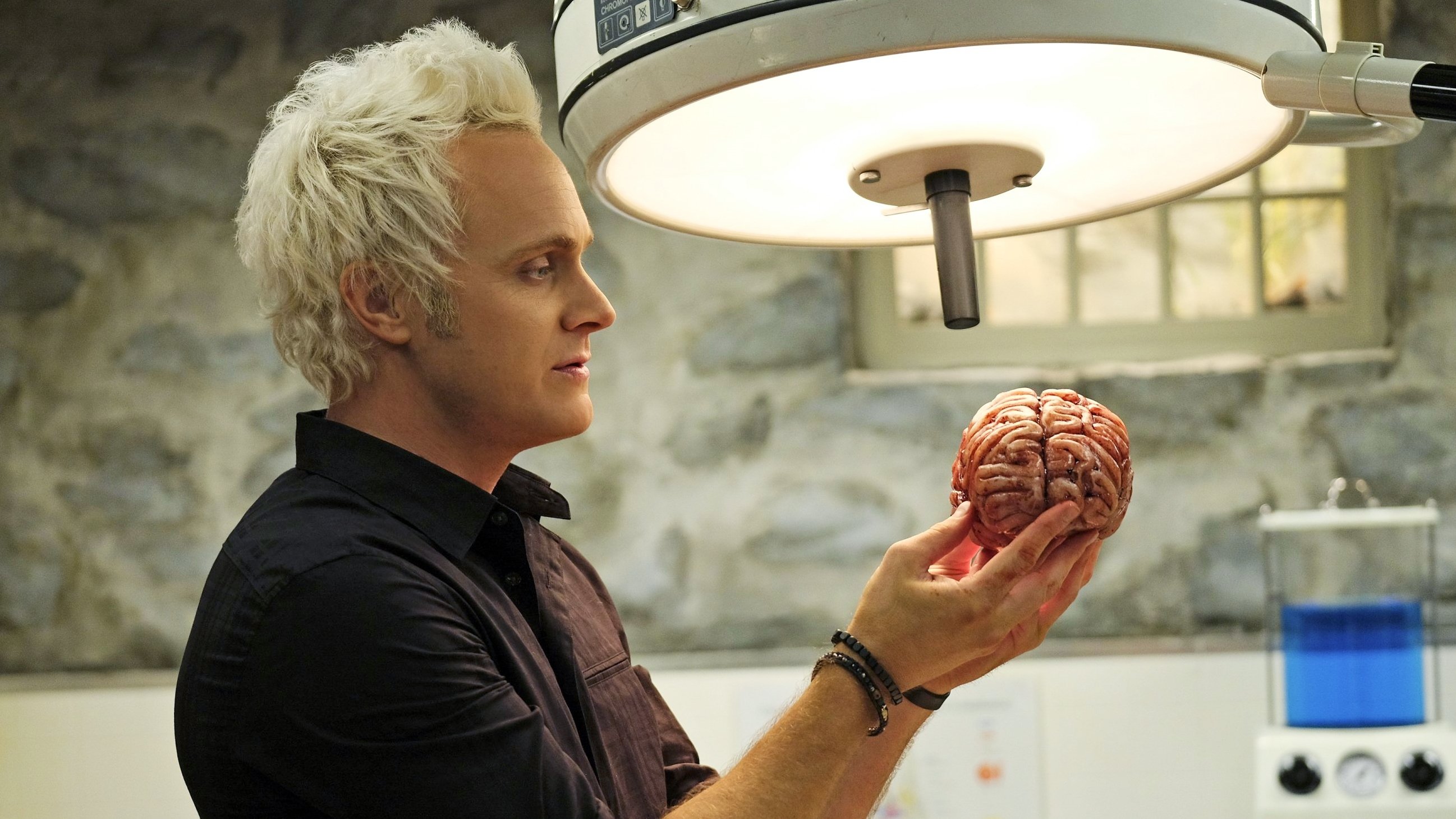 iZombie 2017  [S03E10] - Return of the Dead Guy