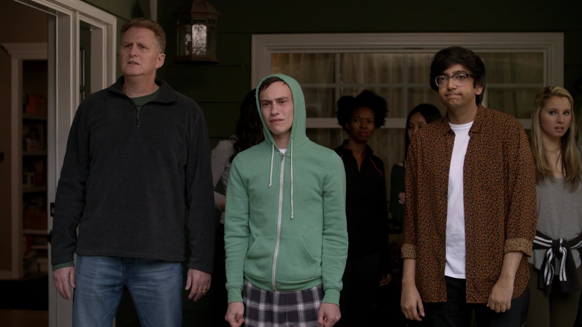 Atypical 2017  [S01E08] - The Silencing Properties of Snow