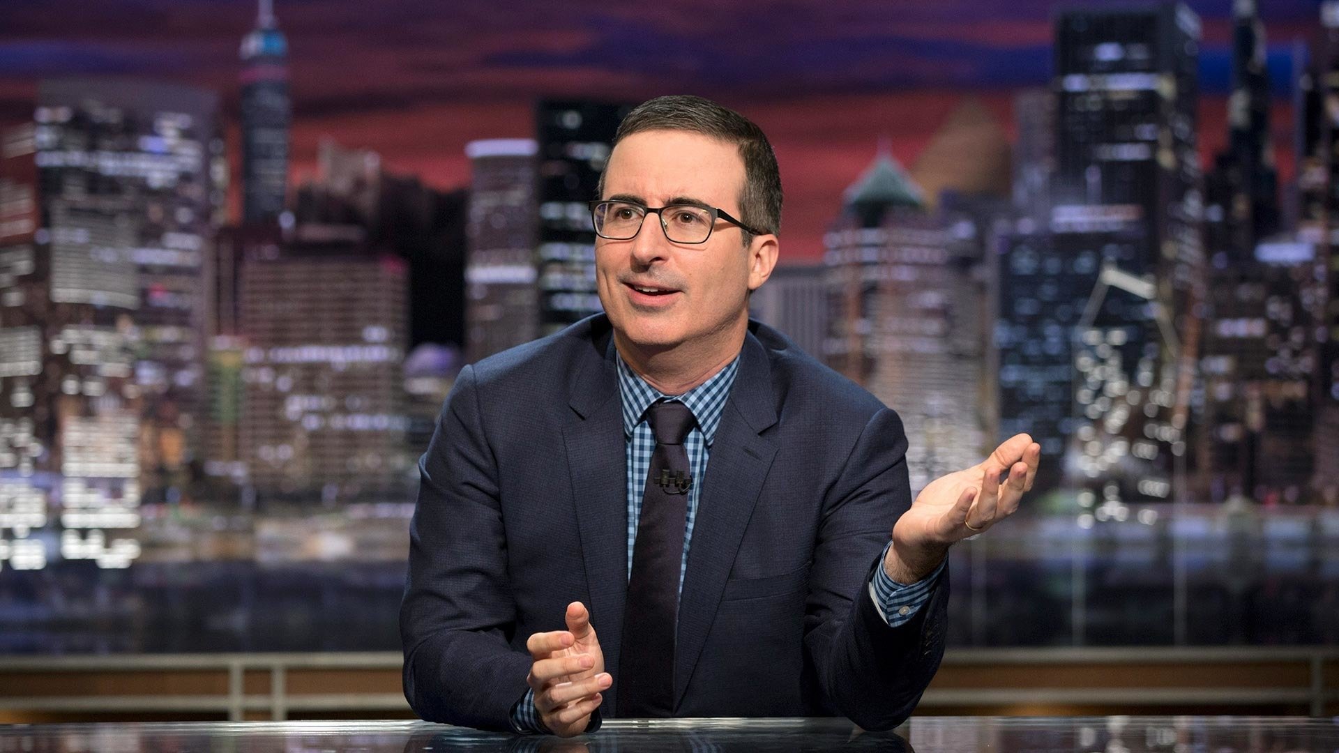 Last Week Tonight with John Oliver 2016  [S03E24] - Police Accountability