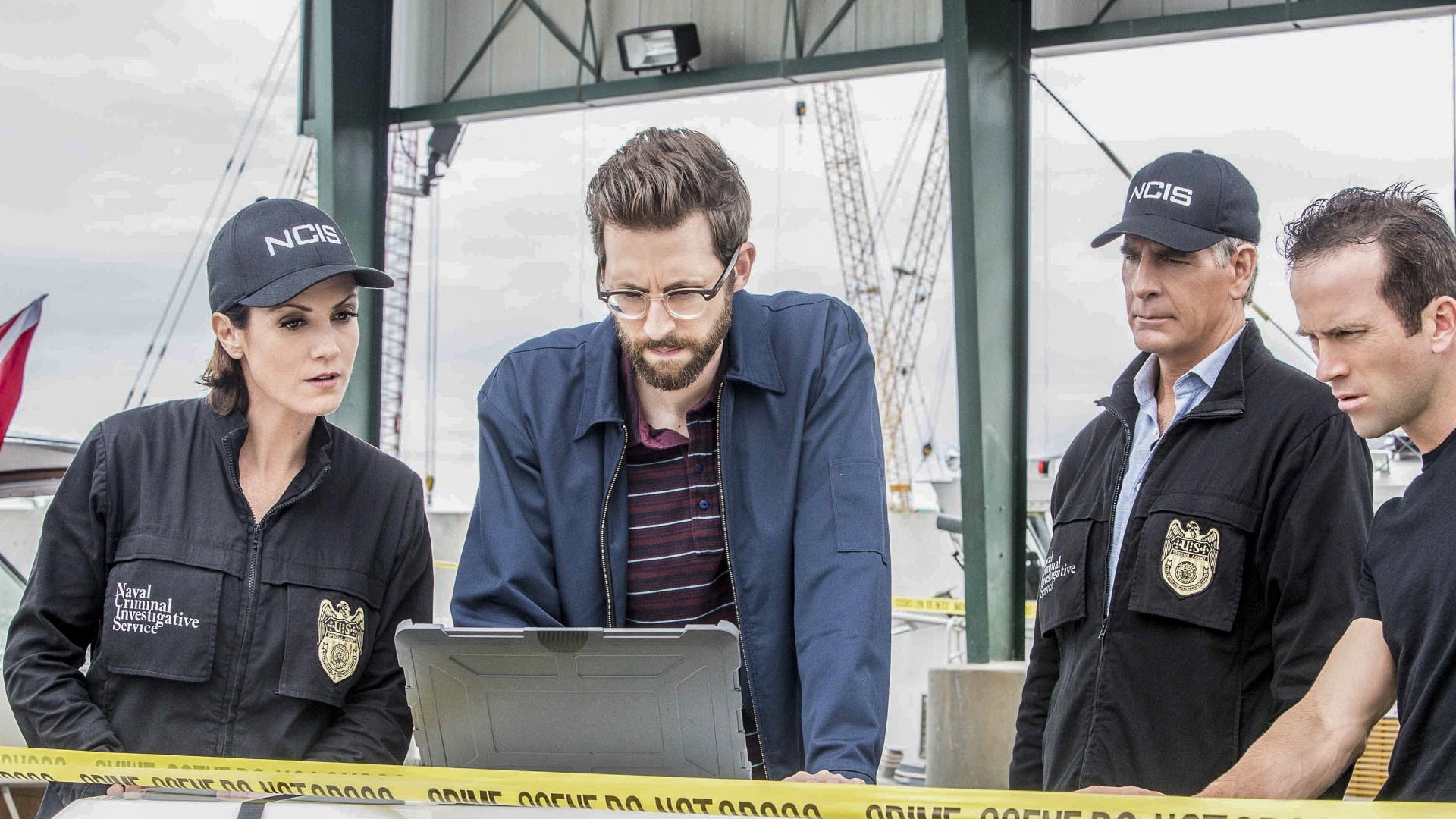 NCIS: New Orleans 2015  [S02E23] - The Third Man