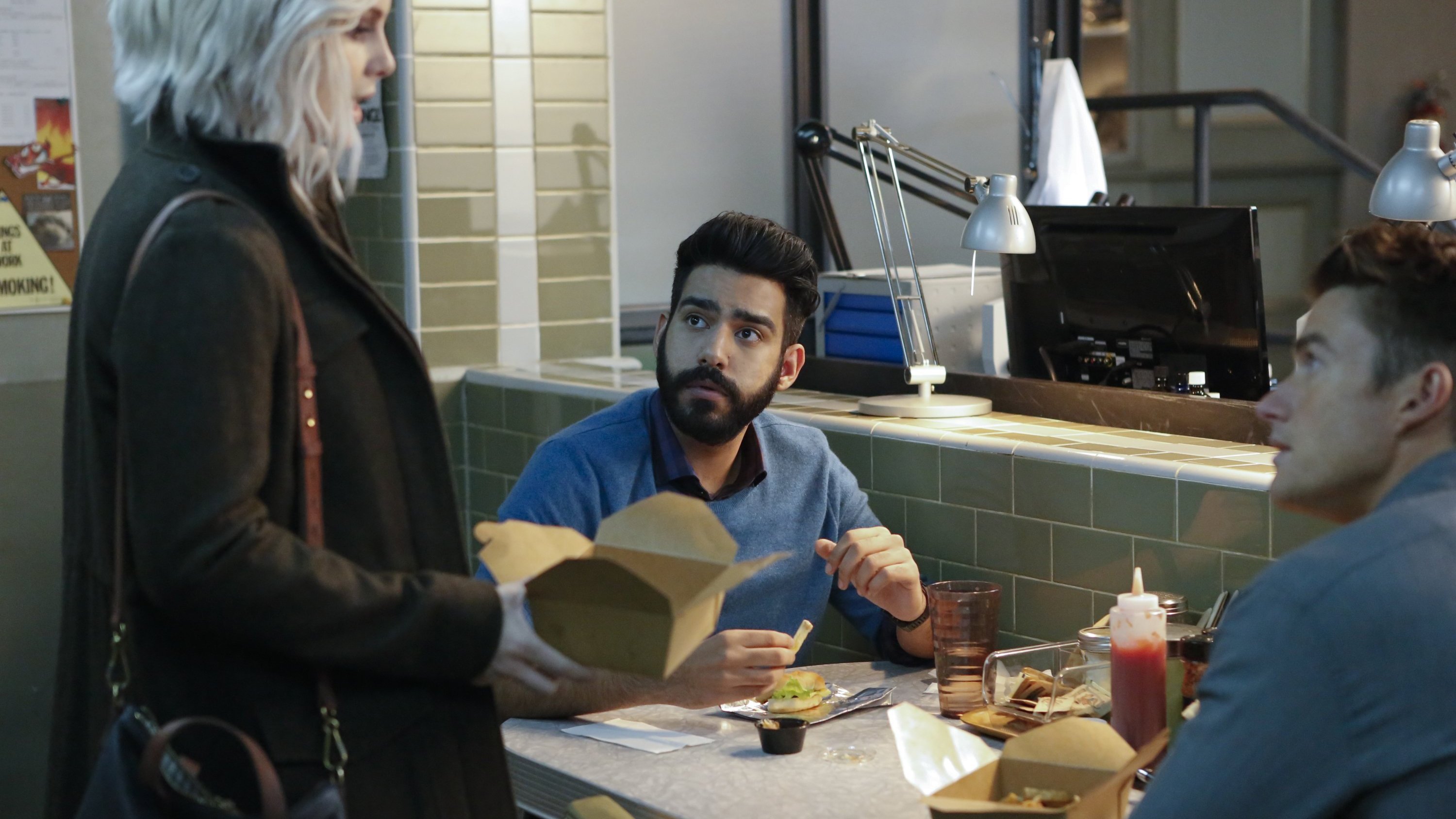 iZombie 2015  [S02E12] - Physician, Heal Thy Selfie