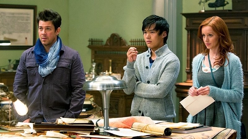 The Librarians 2014  [S01E02] - And the Sword in the Stone (2)