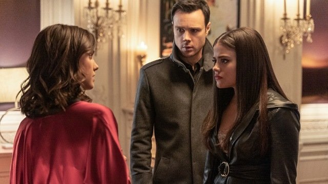 Charmed 2019  [S02E07] - Past Is Present