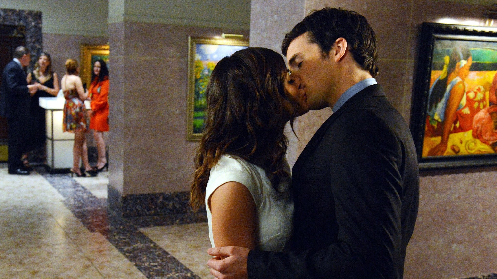 Pretty Little Liars 2012  [S03E08] - Stolen Kisses