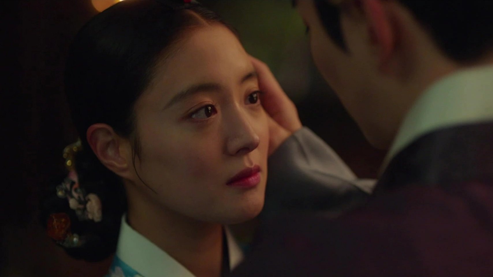 The Red Sleeve 2021  [S01E16] - To Consort Hwa’s Chambers